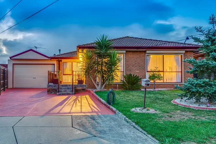 28 Shepherds Grove, Kings Park VIC 3021