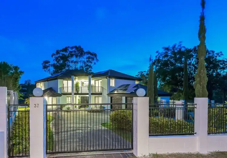 37 Margaret Court, Kenmore QLD 4069