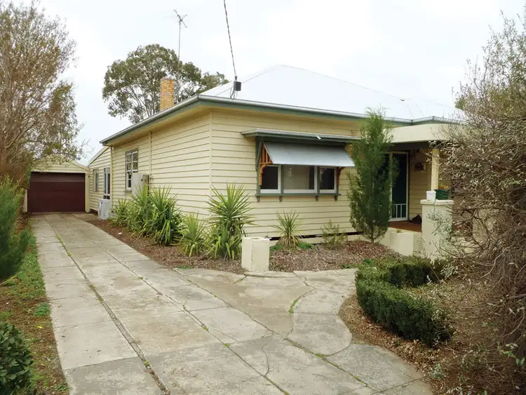 10 Stewart Street, Horsham VIC 3400