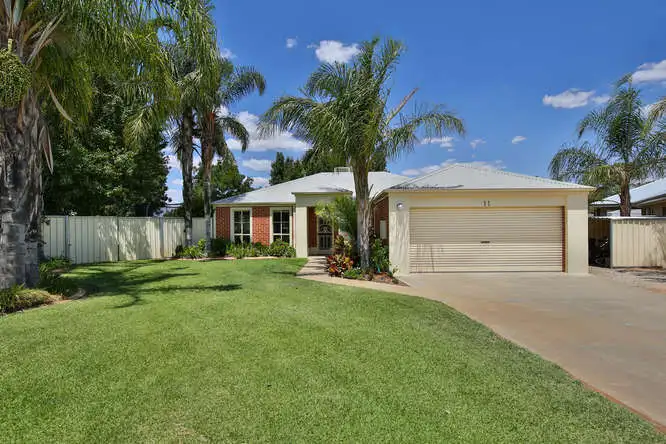 11 Lauren Close, Gol Gol NSW 2738