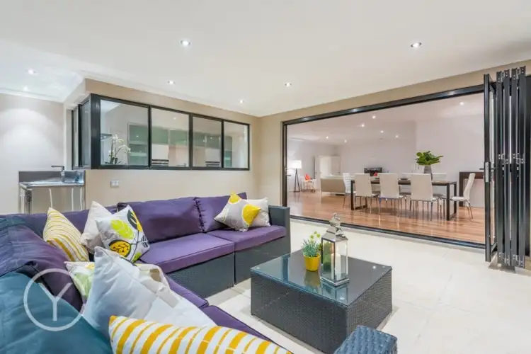 6A Winterfold Road, Hilton WA 6163