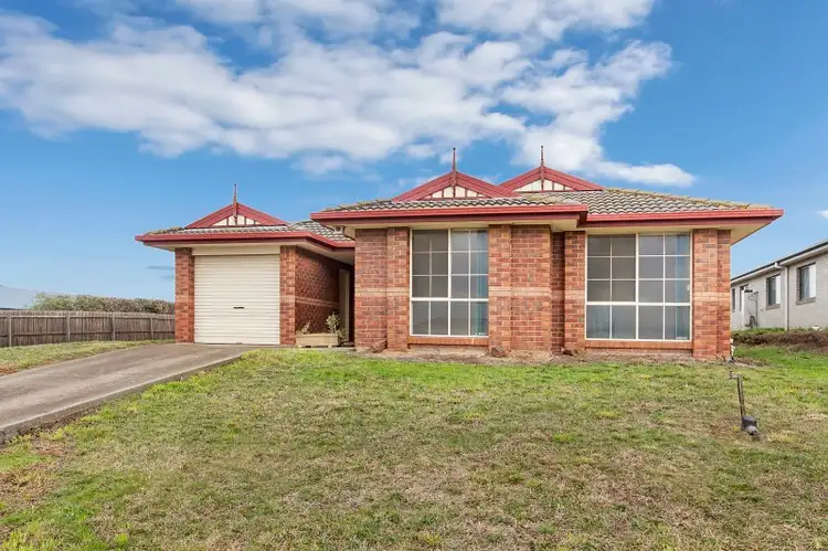 102 Roulston Way, Wallan VIC 3756