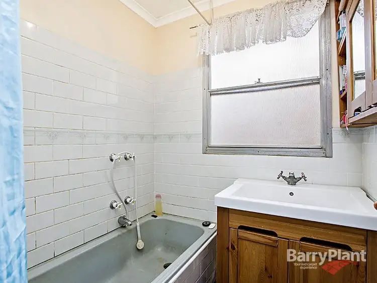 Sixth view of Homely house listing, 2 Centenary Crescent, Werribee VIC 3030