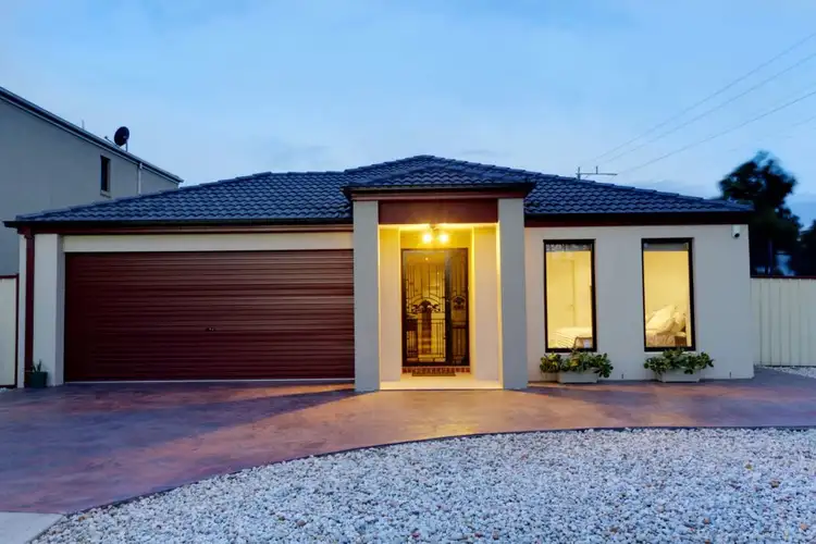7 Benmore Court, Taylors Hill VIC 3037