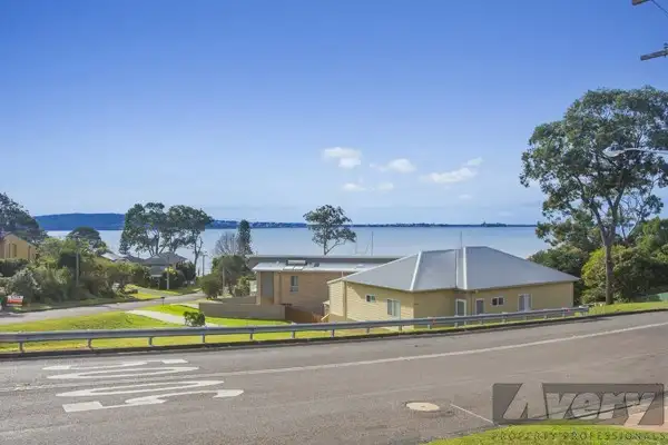 153 Skye Point Road, Coal Point NSW 2283
