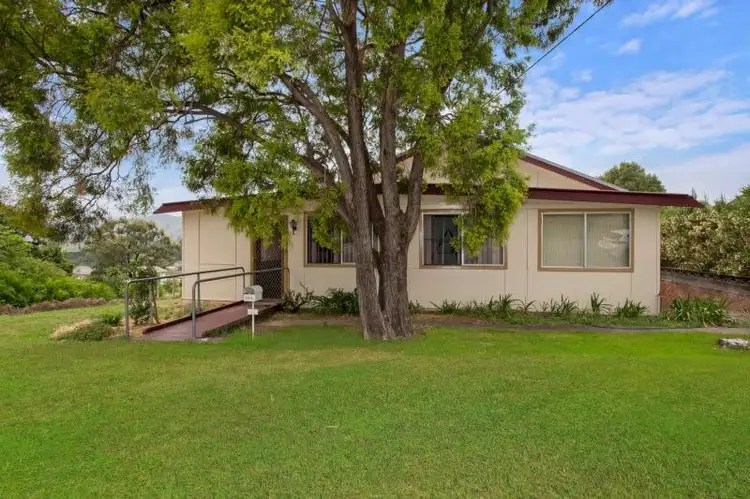 17 Dowling Street, Dungog NSW 2420