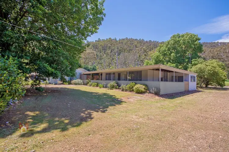 40 Riverside Crescent, Flowerdale VIC 3658