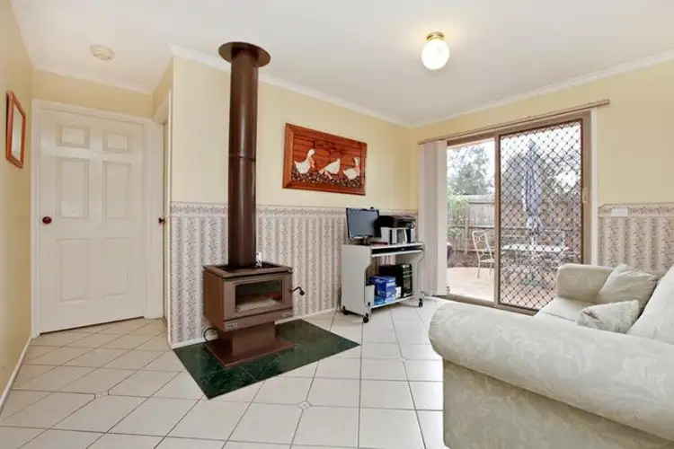 Sixth view of Homely house listing, 2/6 Alabama Close, Hoppers Crossing VIC 3029