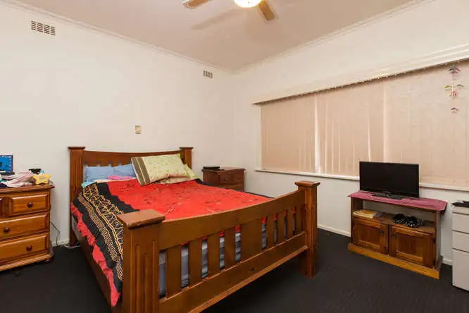 Fifth view of Homely house listing, 26 Walnut Avenue, Mildura VIC 3500
