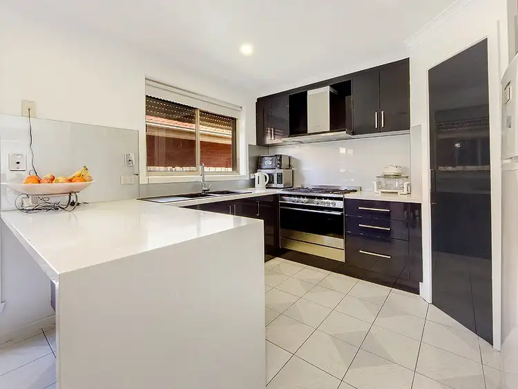 Fourth view of Homely house listing, 9 Kiparra Close, St Albans VIC 3021