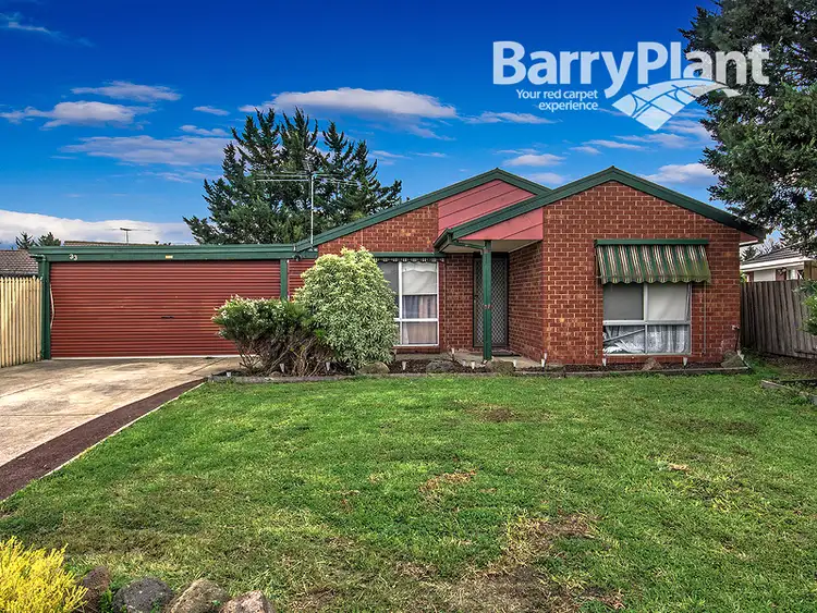 Third view of Homely house listing, 33 Currunghi Court, St Albans VIC 3021