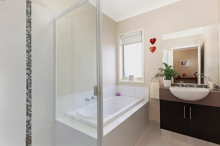 Fifth view of Homely unit listing, Unit 7, 1 Darraweit Road, Wallan VIC 3756
