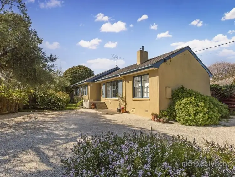 13 Redbourne Avenue, Mount Eliza VIC 3930