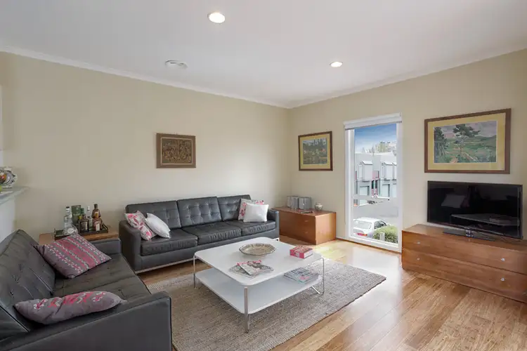 19 McNamara Mews, Kensington VIC 3031