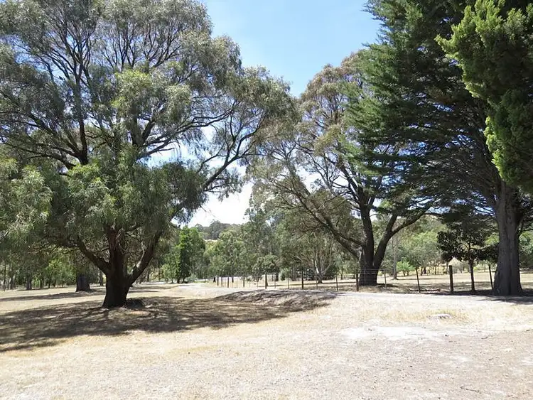 121 Gear Avenue, Mount Helen VIC 3350