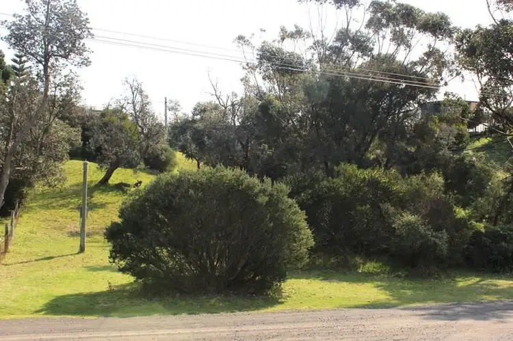 15 McMILLAN AVENUE, Venus Bay VIC 3956