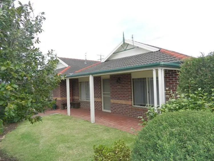 Villa 1/1- Canal Road, Paynesville VIC 3880