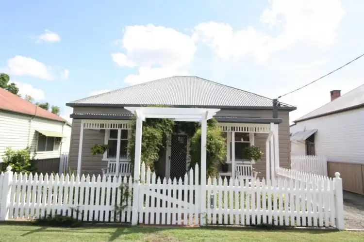 21 Second Street, Weston NSW 2326