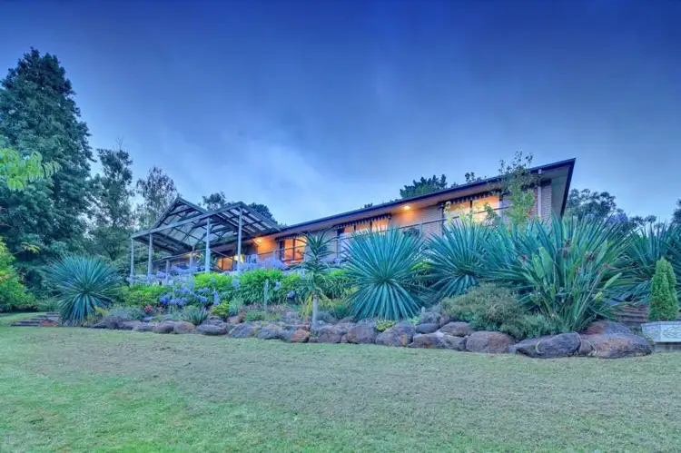 2 Oak Avenue, Emerald VIC 3782