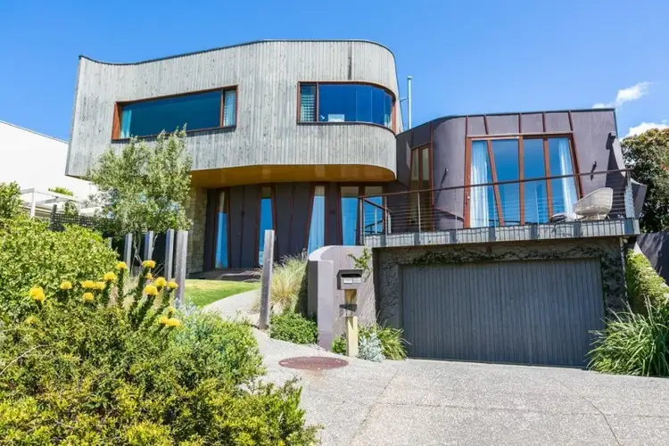 15 Carnarvon Avenue