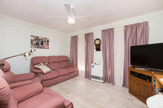 Sixth view of Homely house listing, 11 Elinda Court, Red Cliffs VIC 3496