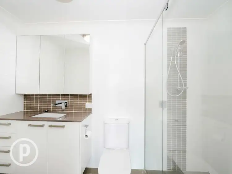 Sixth view of Homely unit listing, 8/18 Barton Rd, Hawthorne QLD 4171