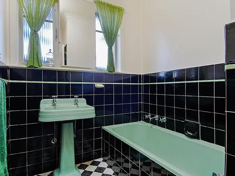 Fifth view of Homely house listing, 2 Caves Grove, Forest Hill VIC 3131