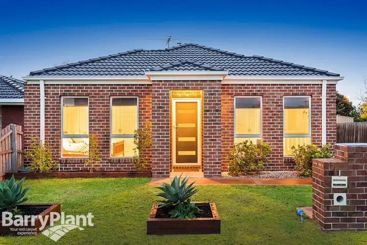 1/2 Warren Court, Altona Meadows VIC 3028