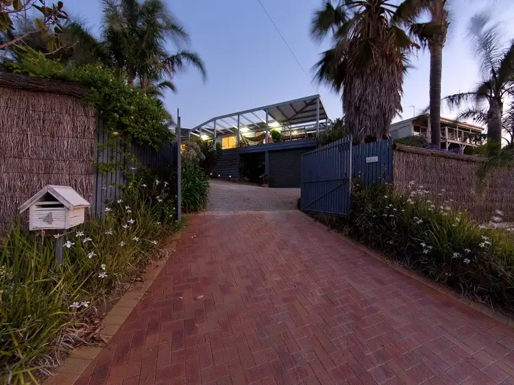 4 Martin Street
