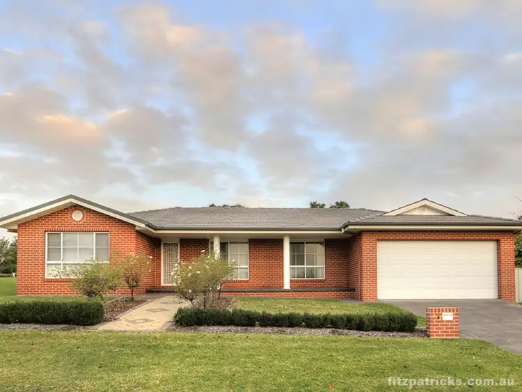 1 Depazzi Close, Lake Albert NSW 2650