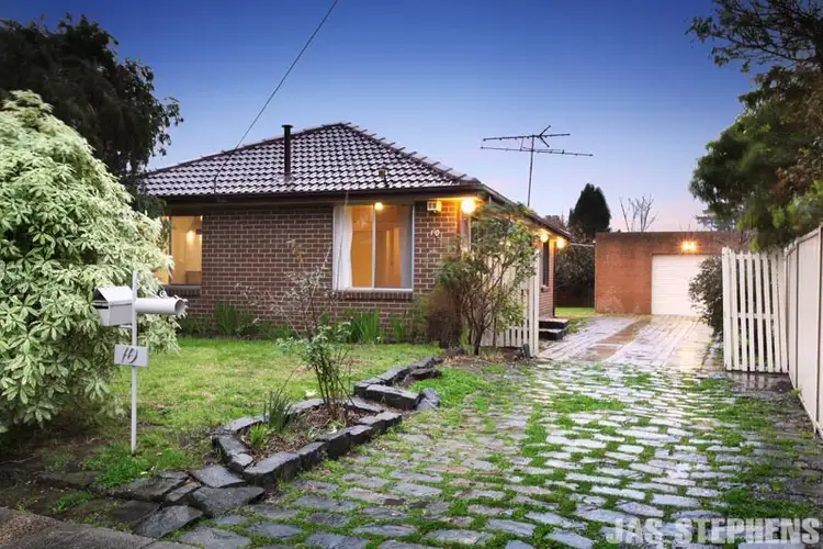 10 Power Street, St Albans VIC 3021