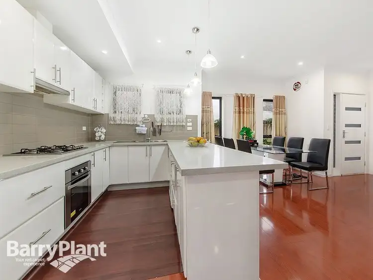 2/18 Kynoch Street, Deer Park VIC 3023