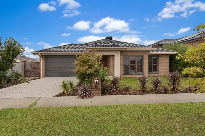 Main view of Homely house listing, 43 Mandalay Circuit, Beveridge VIC 3753