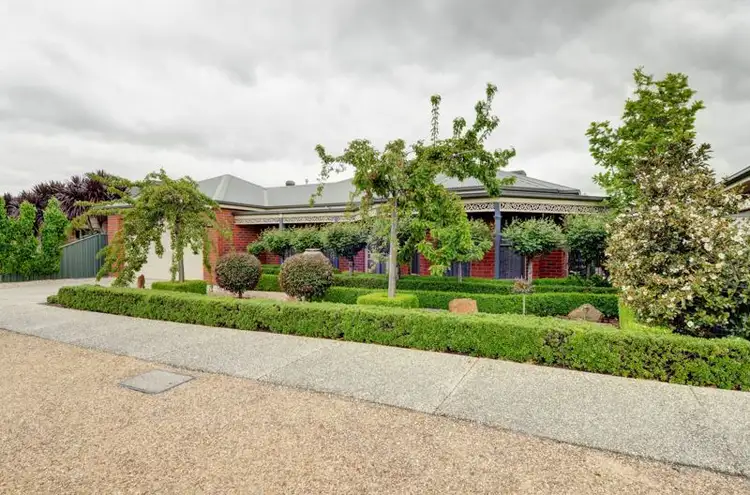 21 St Swindons Avenue, Lake Gardens VIC 3355