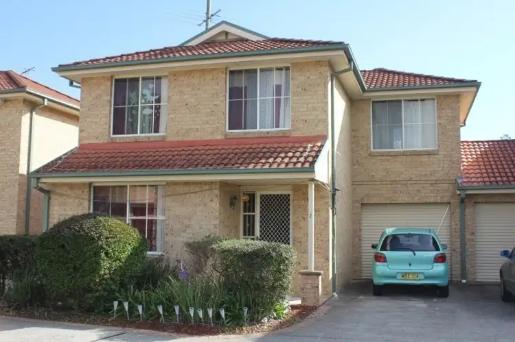 2/87 Manorhouse Boulevard, Quakers Hill NSW 2763