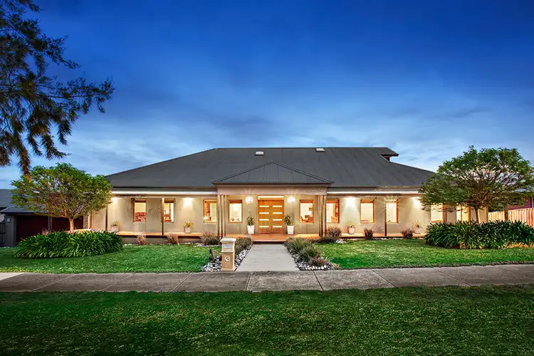 33-35 Laurimar Hill Drive, Doreen VIC 3754