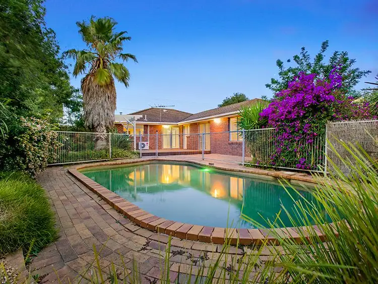 21 Westleigh Drive, Werribee VIC 3030