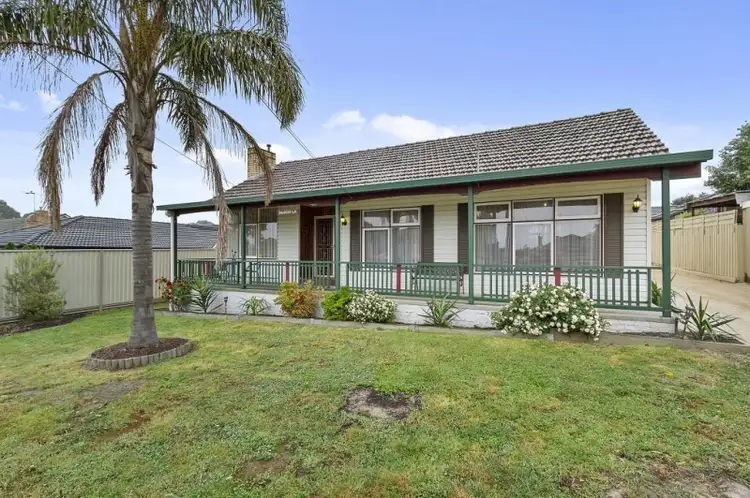 Main view of Homely unit listing, 1/40 Sinclair Road, Bayswater VIC 3153