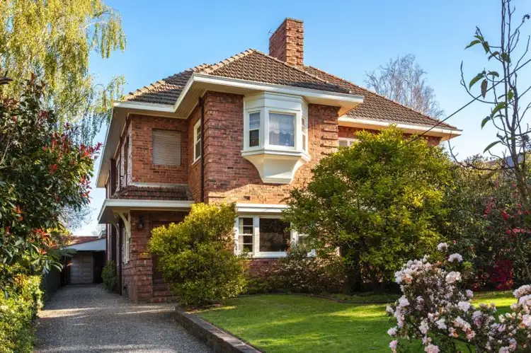 16 Stoke Avenue, Kew VIC 3101