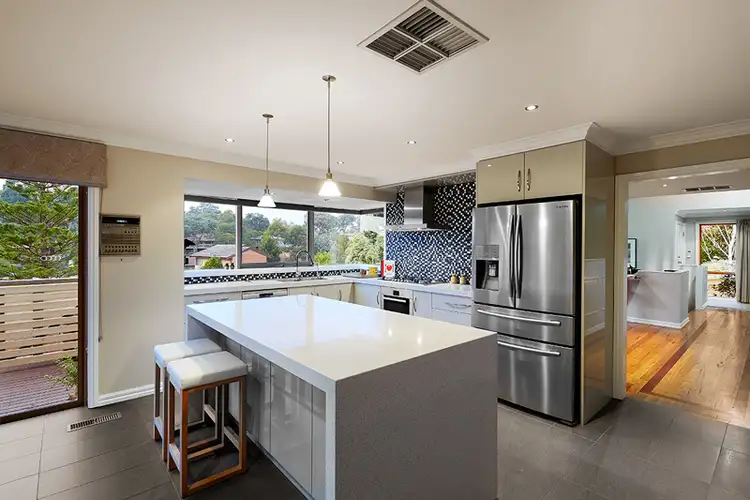 12 Charles Wilson Close, Eltham North VIC 3095
