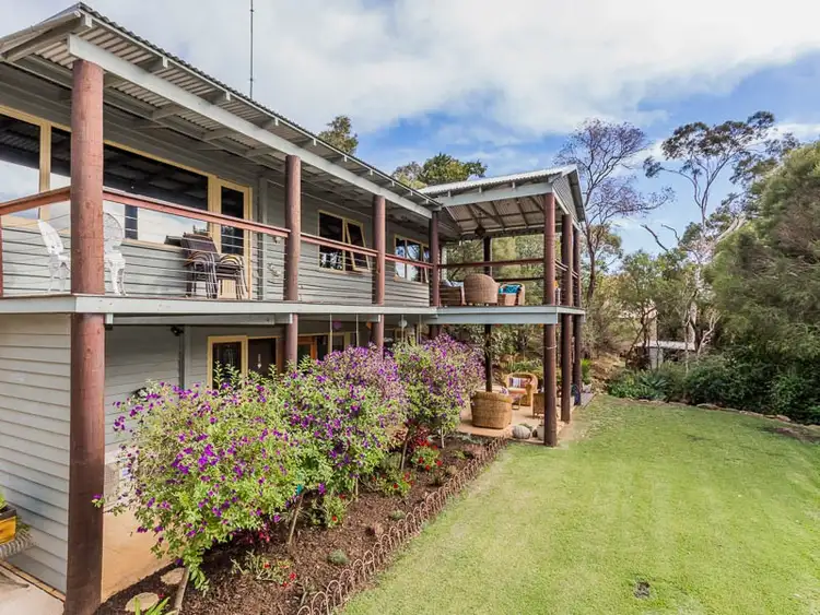 17 Stirling Road, Greenmount WA 6056