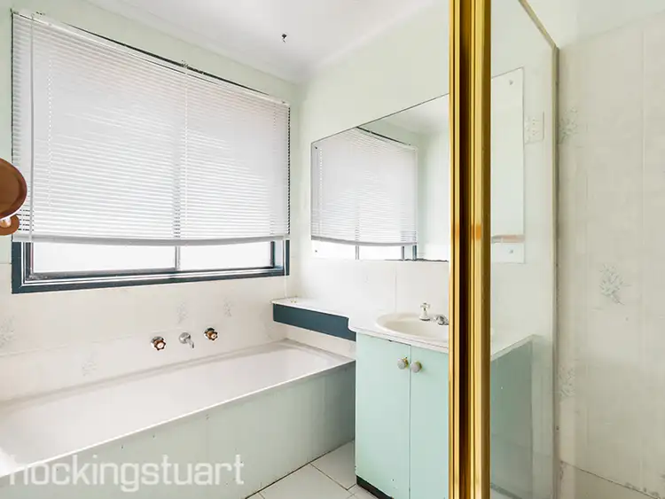 Fifth view of Homely house listing, 3 Ascot Court, Thomastown VIC 3074