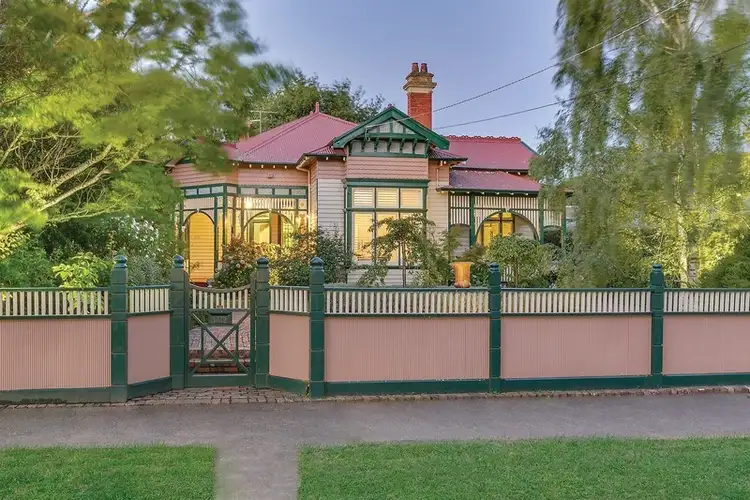 1412 Sturt Street, Lake Wendouree VIC 3350