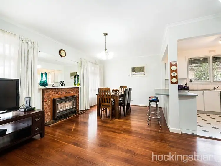 Second view of Homely house listing, 5 Darvall Court, Cheltenham VIC 3192