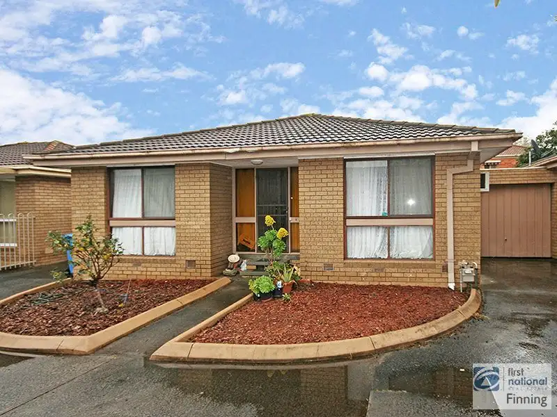 Main view of Homely unit listing, 2/24 William Street, Cranbourne VIC 3977