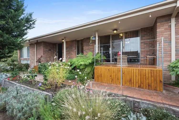 Second view of Homely house listing, 6 Lachlan Court, Sunbury VIC 3429
