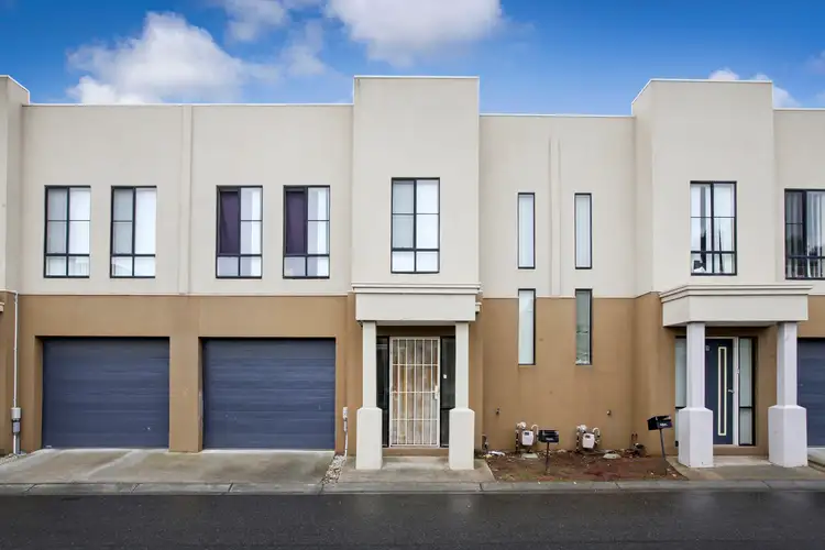 8/62 Andrew Street, Melton South VIC 3338