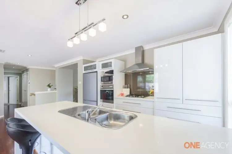 Fifth view of Homely house listing, 8 Taranaki Place, Macquarie Hills NSW 2285