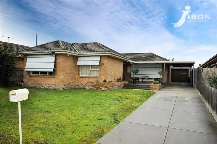 33 Leighton Crescent, Fawkner VIC 3060