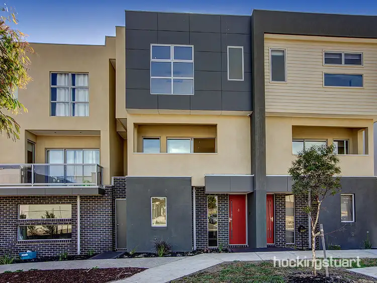 2/18 Lorimer Street, Caroline Springs VIC 3023